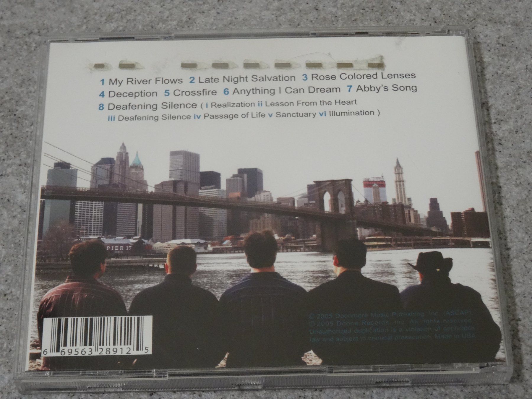 CDs: IZZ - My River Flows CD – D'occasion à Olten par Disc-Ausverkauf 1
