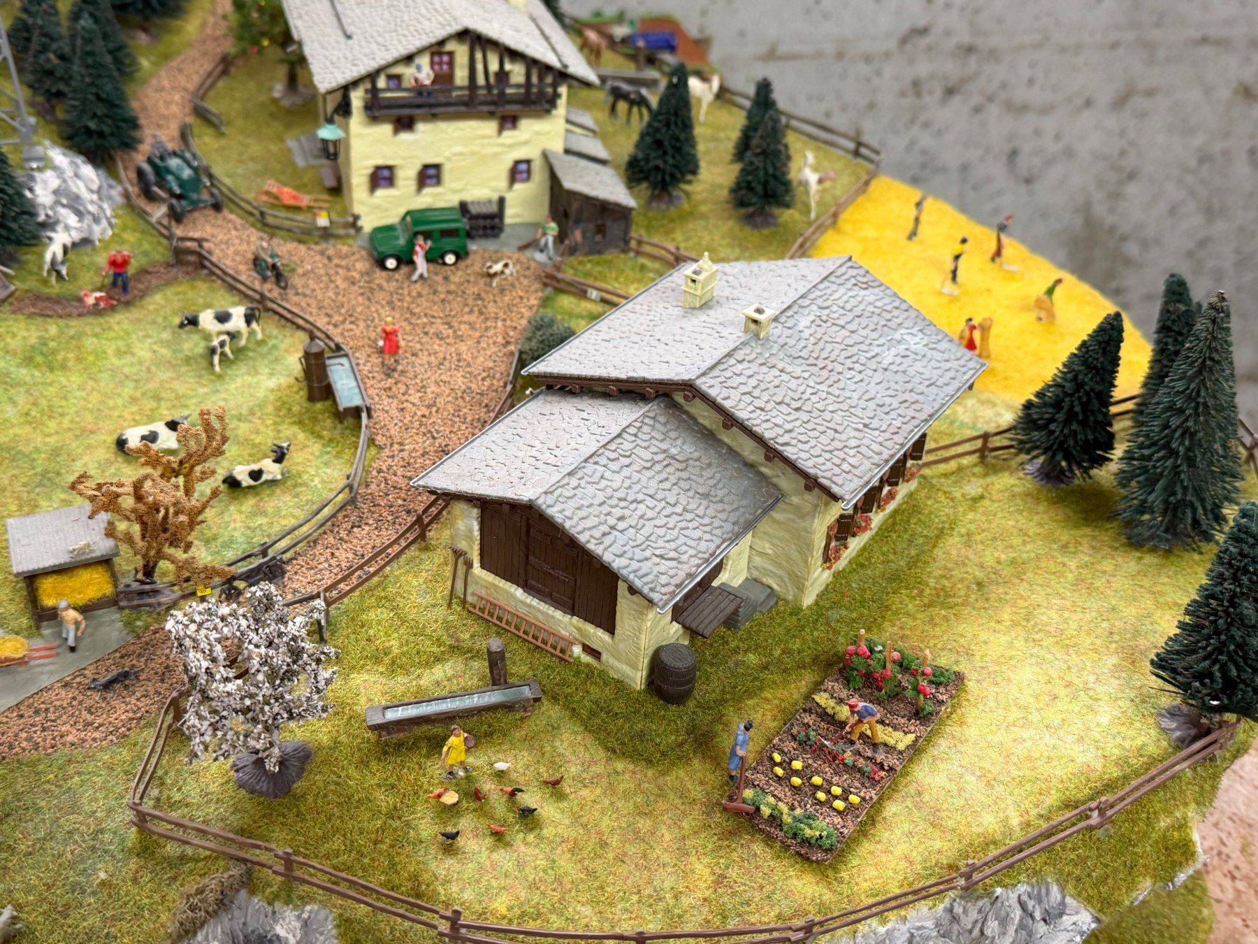Modellini di ferrovie: Maquette paysage de train HO maison avec éclairage intérieur – Usato da Moutier venduto da Bora33 8