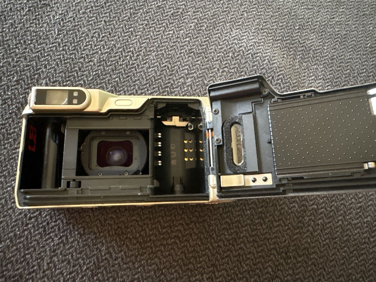 Nikon Kamera: Nikon Lite Touch Zoom 120 – Defekt aus Genève von Joana_Alves 3
