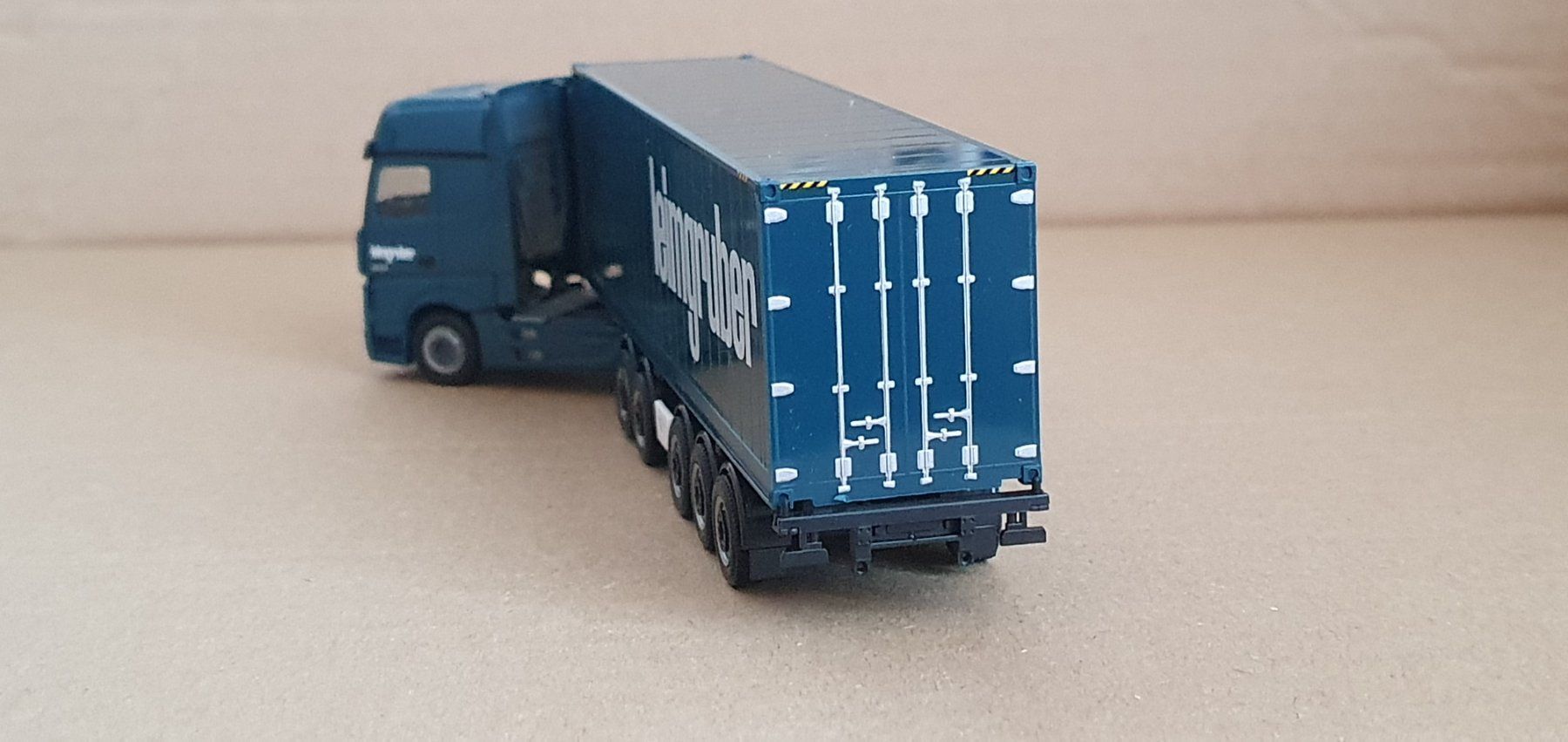 Herpa Modellautos: HERPA. MB ACTROS MP 4.   1:87. CH. – Neu und originalverpackt aus Romanel-s-Lausanne von Bidule01 1