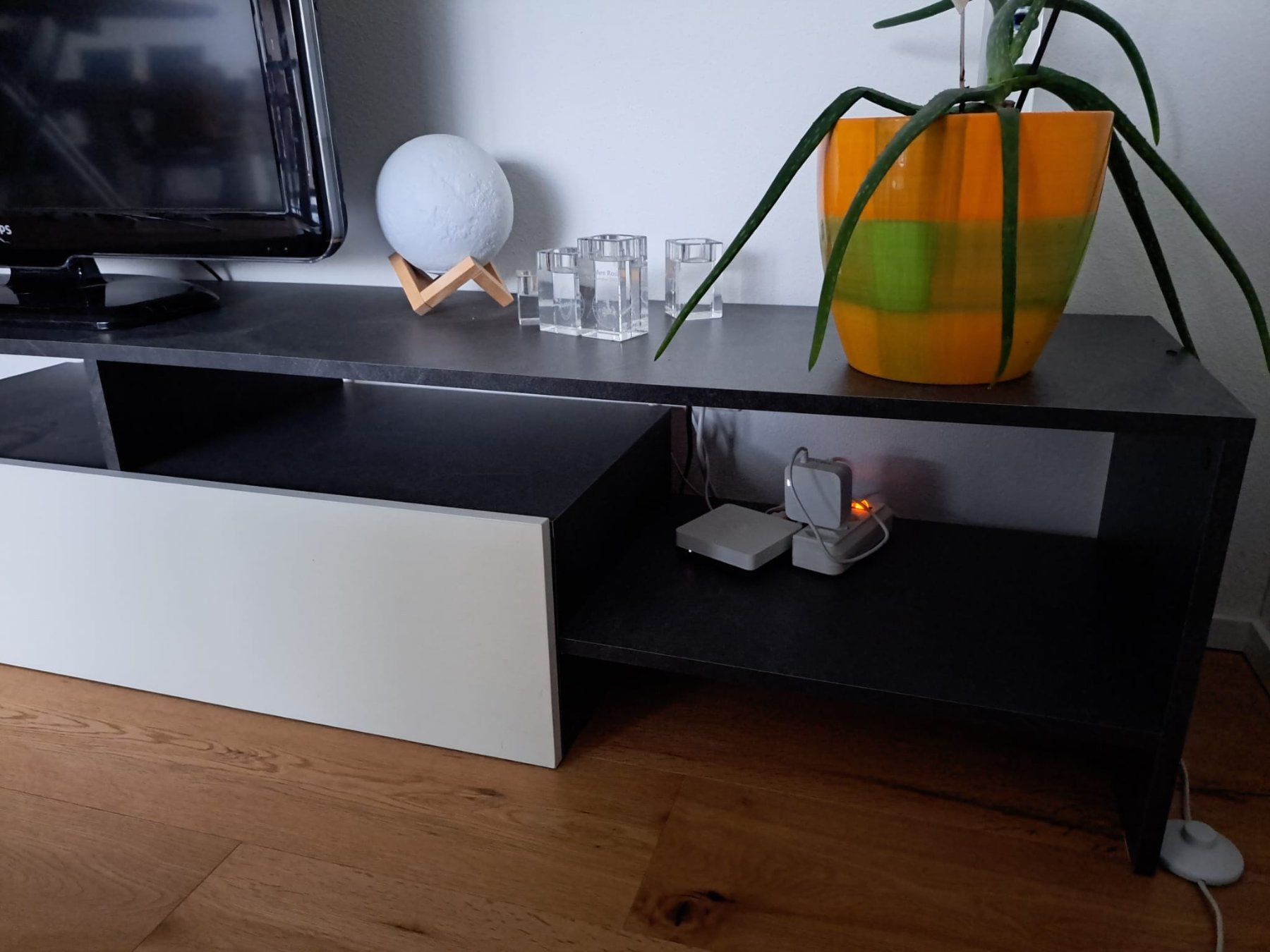 TV Möbel: TV-Lowboard – Gebraucht aus 4852 Rothrist von Luegenacher 1