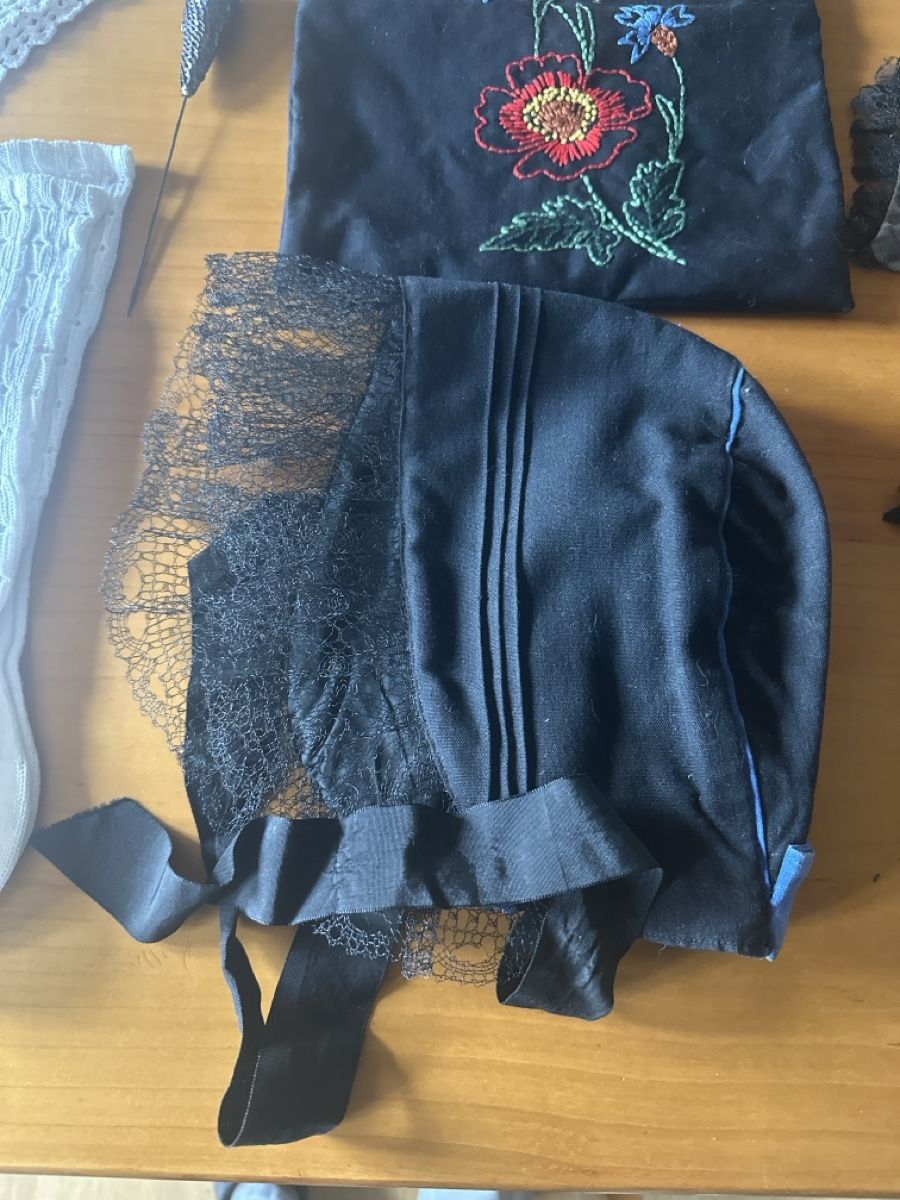 Lotti di vestiti: Antike  Textilien von schweizer Tracht – Usato da Brugg AG venduto da Floh1001 2