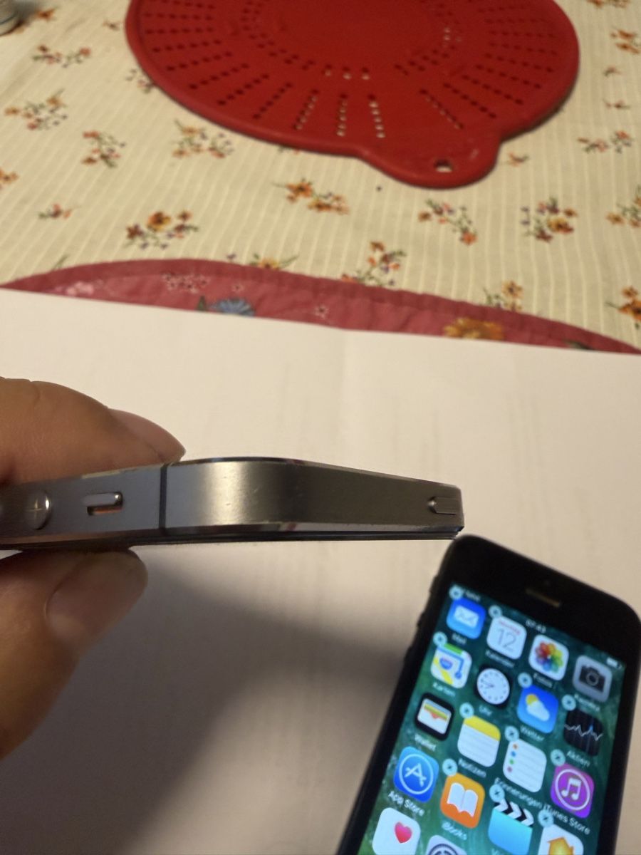 Apple Telefoni cellulari / Smartphones: 2 iPhone 5  – Usato da Weinfelden venduto da Karvac 7