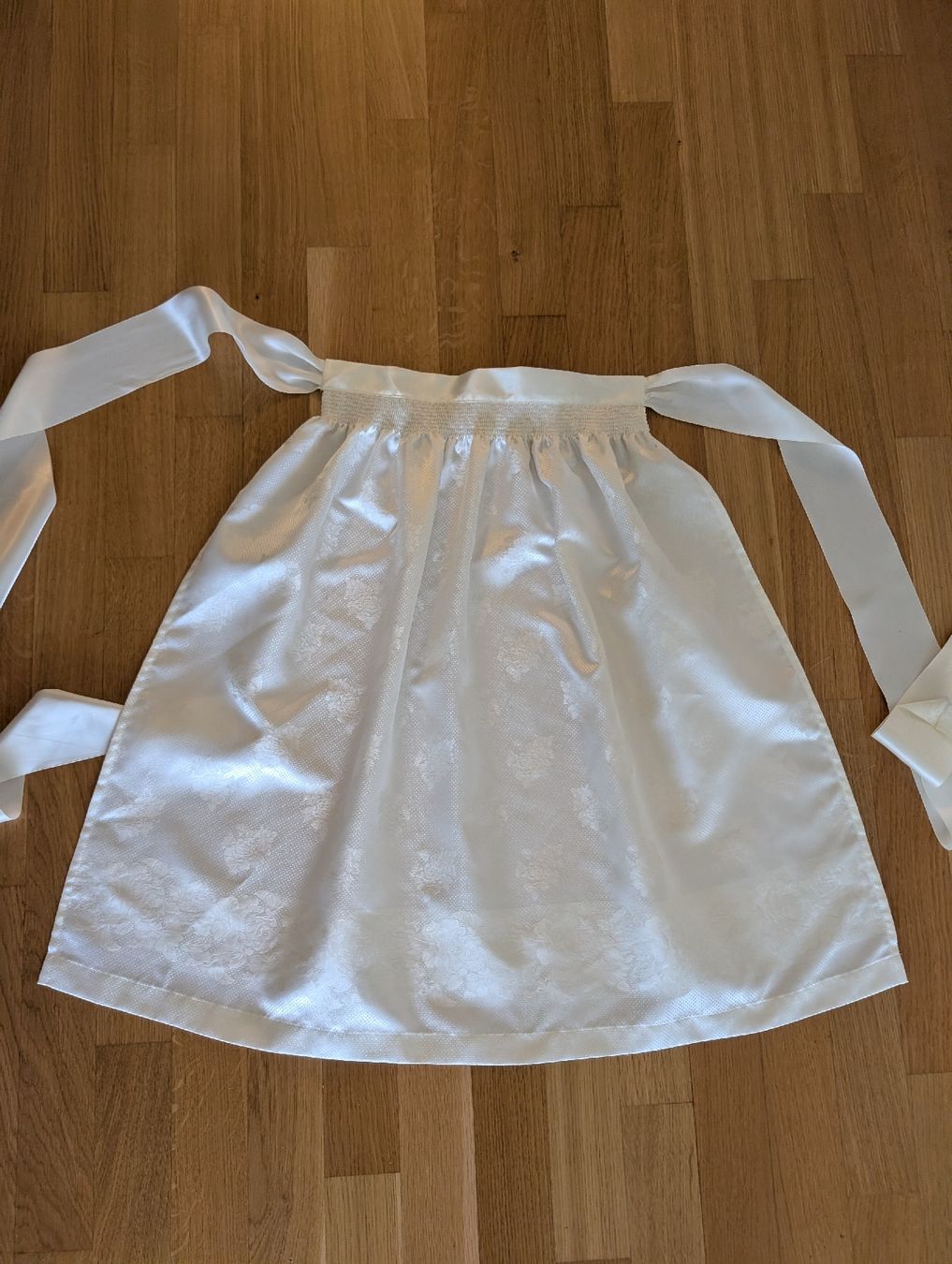 C&A Robes: Fest Dirndl Edel – D'occasion à Jona par Schaniarle 5