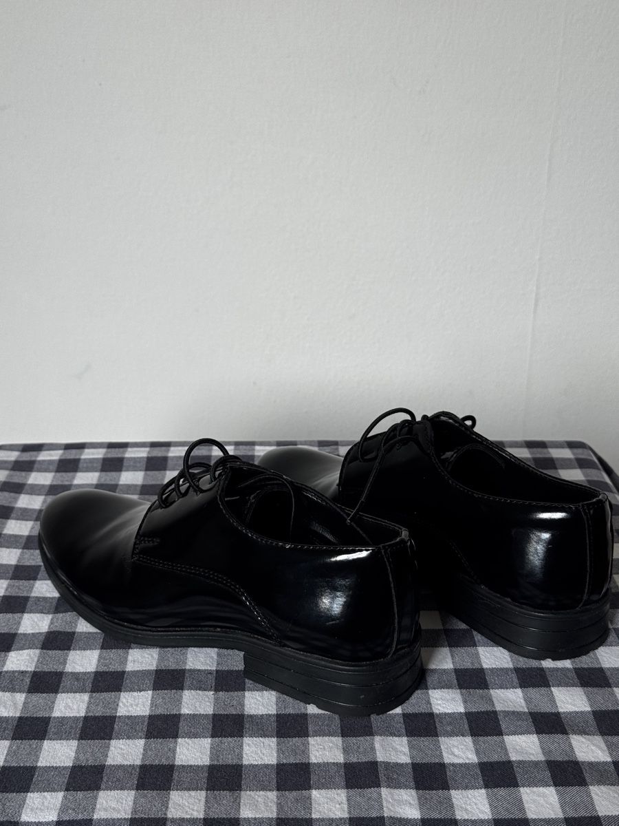 Chaussures garçon: Kinder Lackschuhe Grösse 31, gebraucht – D'occasion à Basel par spassbremse 2