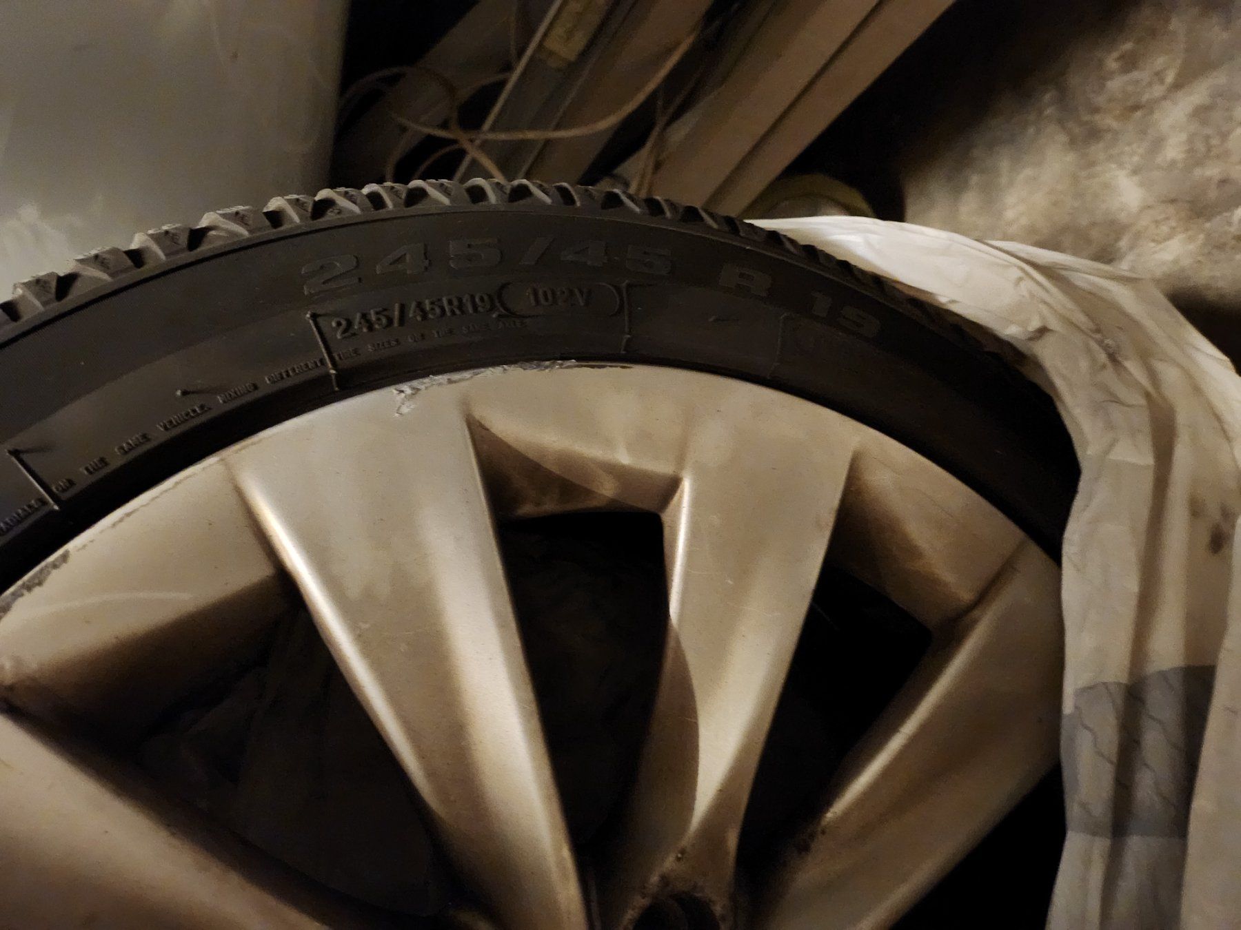 Pneumatici & Ruote complete: Originale Tesla S Winterkompletträder 19" – Usato da Amden venduto da Marylandsunny 2