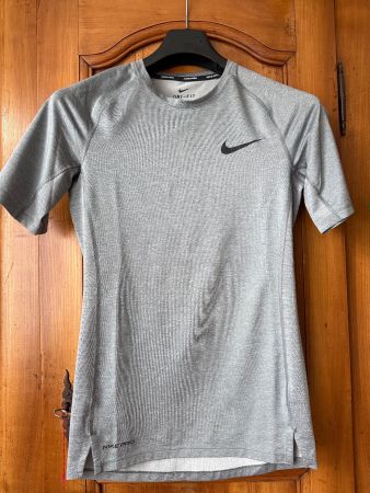 Nike Pro Kompression T-Shirt Gr. S grau