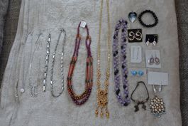 1 schönes 23 teiliges Modeschmuck Set