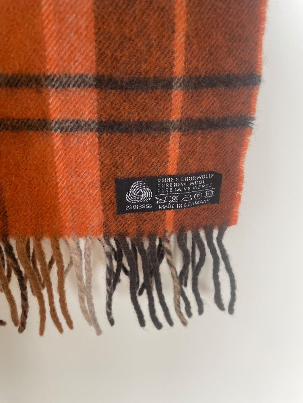 Foulard & Sciarpe: Wollschal im klassischen Karo-Muster – Usato da Buchs SG venduto da VintageHomeCH 3