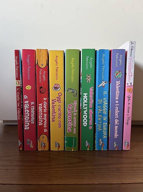 Bücher: saga libri per bambini valentina – Gebraucht aus Gordola von tan_rv2x
