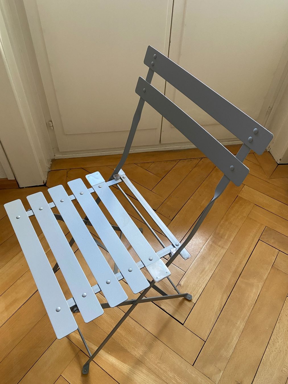 Ikea Tischset: Balkon-Set: IKEA Tisch + 2 graue Stühle – Gebraucht aus zürich von rmsabbo