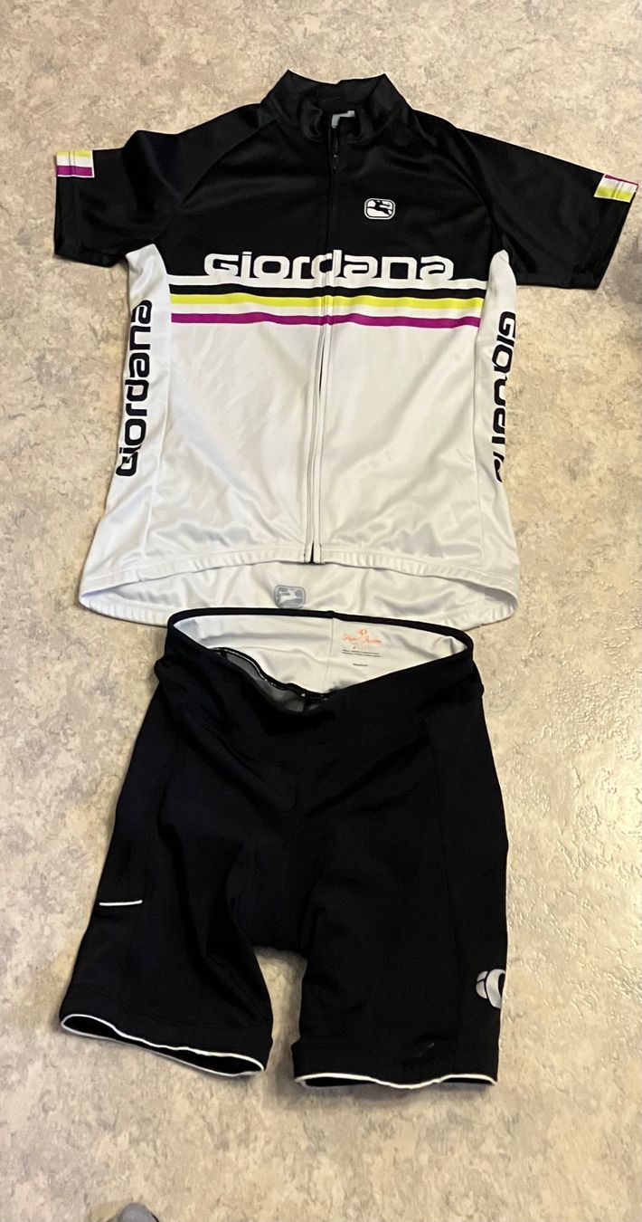 Pearl Izumi Canottiere & Pantaloni: Damen- Velo - Trikot – Usato da Solothurn venduto da Carry-11