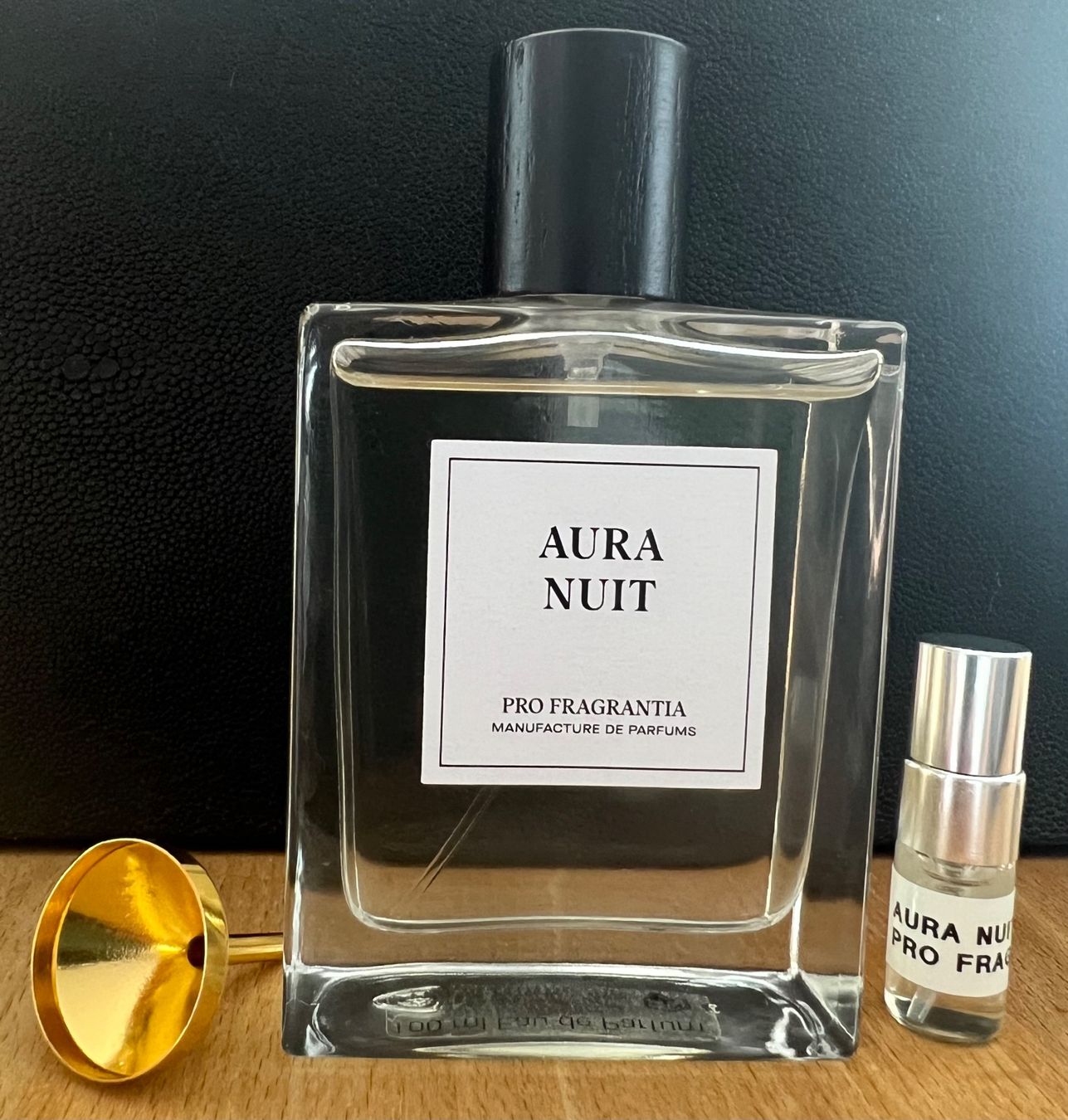 Profumi & Eau de Toilette: AURA NUIT VON PRO FRAGRANTIA – Usato da Kölliken venduto da deleina