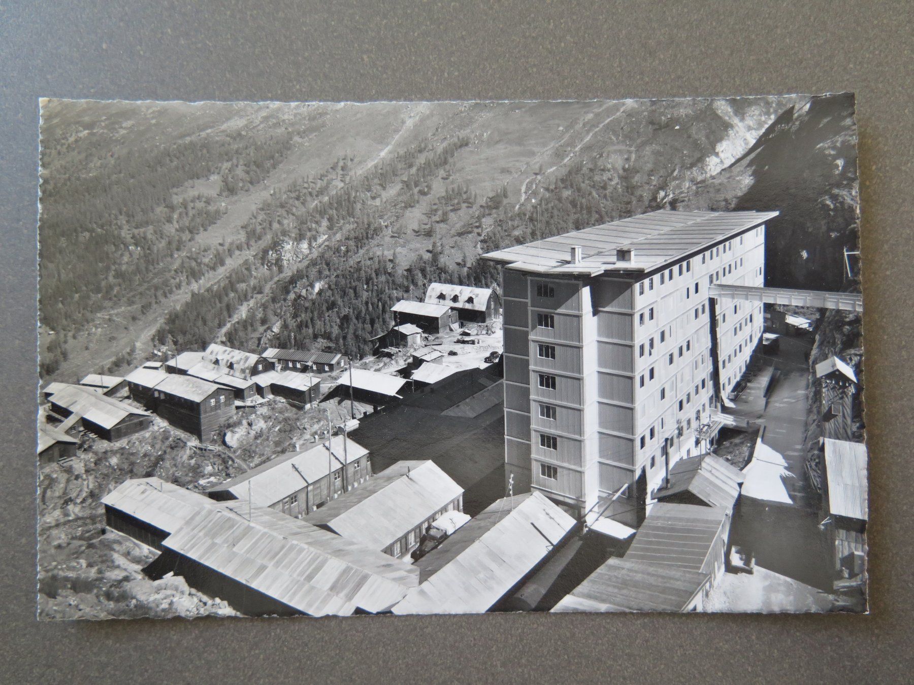 Cartoline postali: LA GRANDE DIXENCE - LE RITZ ET LE CHARGEUR – Usato da Wittenbach venduto da lipasal
