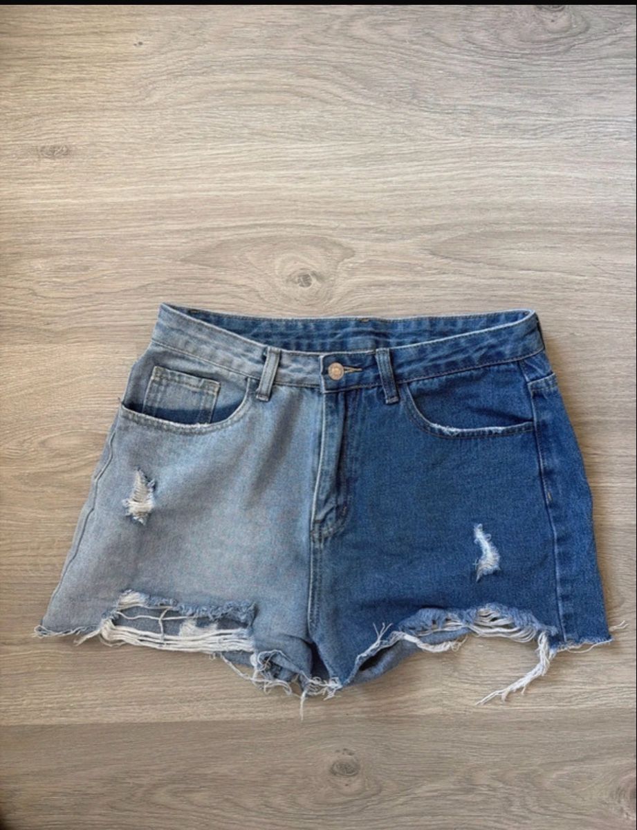 Pantalons: Short en jean bicolore, taille 38 – D'occasion à Fleurier par pao_m6nn