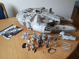 Star Wars Millennium Falke mit Figuren & OVP - Legacy Hasbro