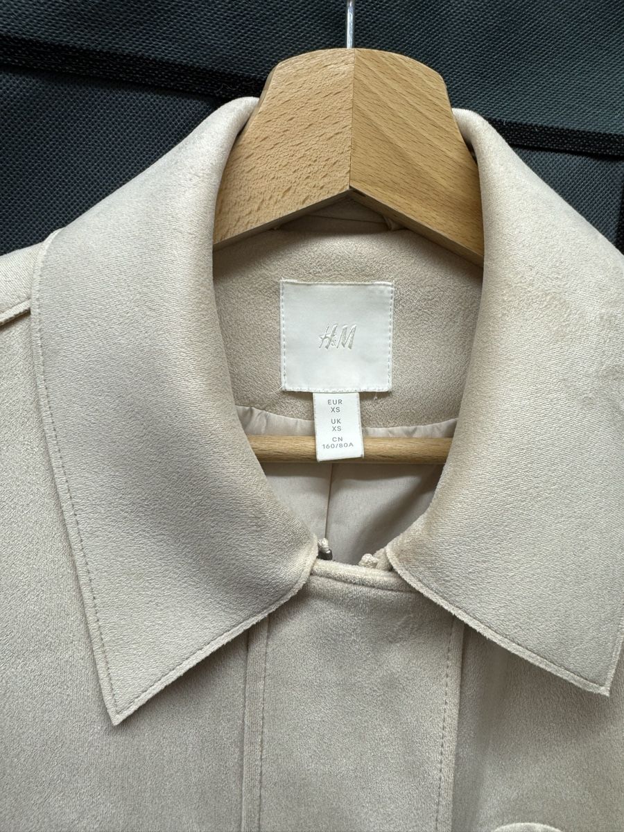 H&M Giacche: H&M beige Jacke Größe XS-S – Usato da Zürich venduto da elinkaelle 1