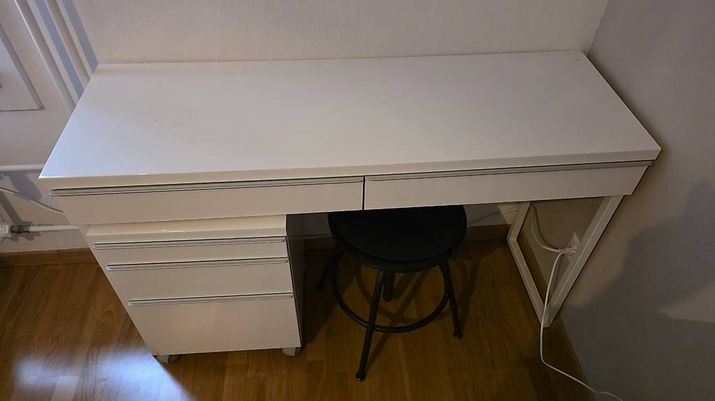 Ikea Schreibtische: IKEA Schreibtisch mit Korpus und Hocker – Gebraucht aus Zürich von Faebster_Ultimate