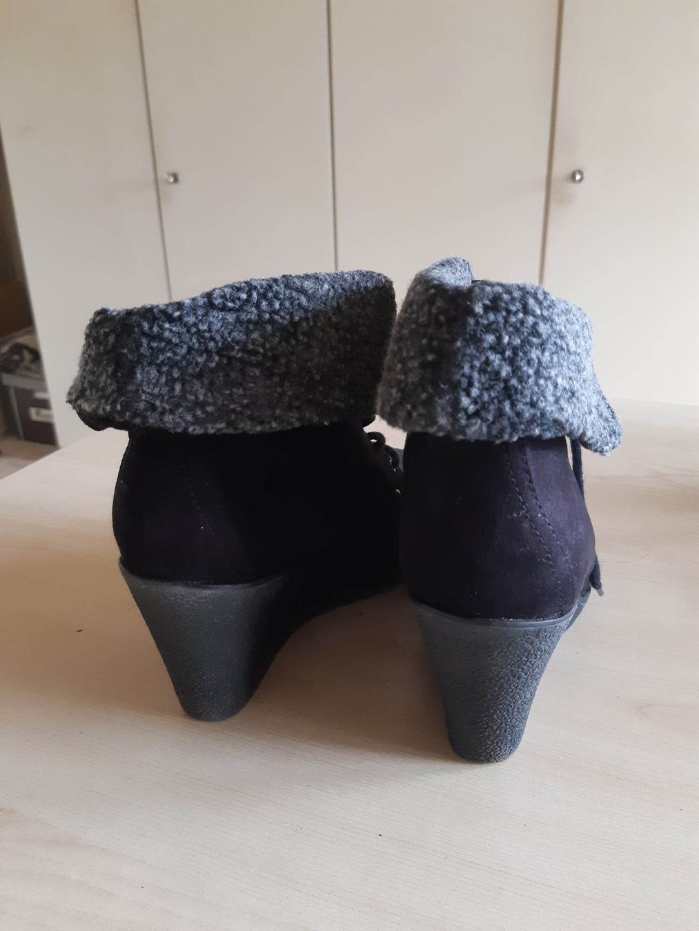 Scarpe da donna: Schwarze Stiefeletten mit Keilabsatz, Grösse 38 – Usato da Möhlin venduto da Simba4871 1