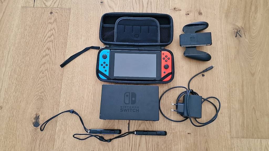 Konsolen: Nintendo switch mit Zubehör  – Gebraucht aus Hindelbank von Ghost_11