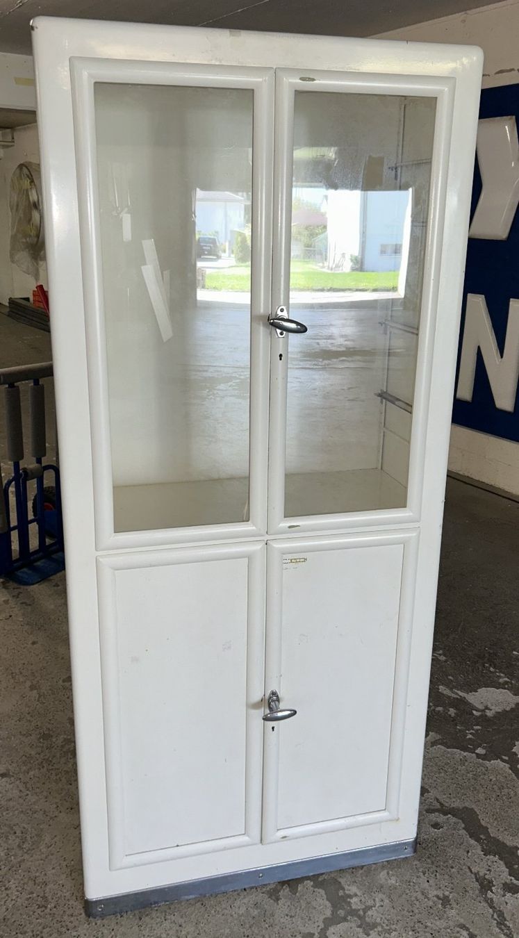 Armadi: Arzt Schrank Vitrine 50s – Usato da Lüchingen venduto da Aw67