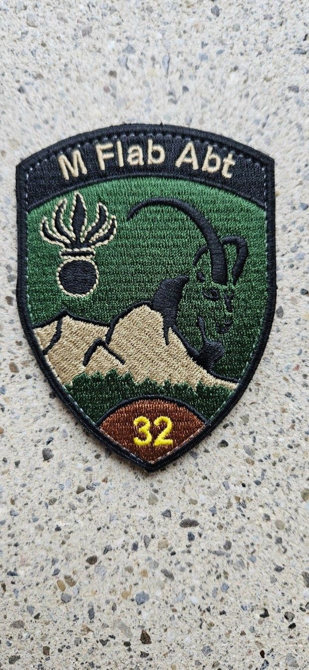 Schweizer Armee Plaketten & Abzeichen: *** Badge M Flab Abt 32 mit klett *** – Neu und originalverpackt aus Riedholz von fr_sIruP
