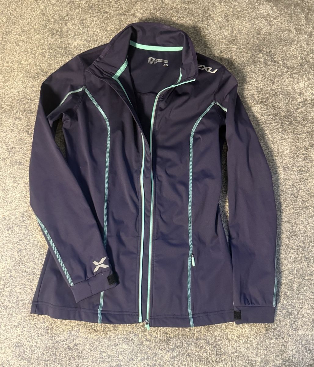 Giacche: 2XU Training Jacket XS - Great for autumn running! – Nuovo (secondo la descrizione) da Montreux venduto da jvo_vg8n