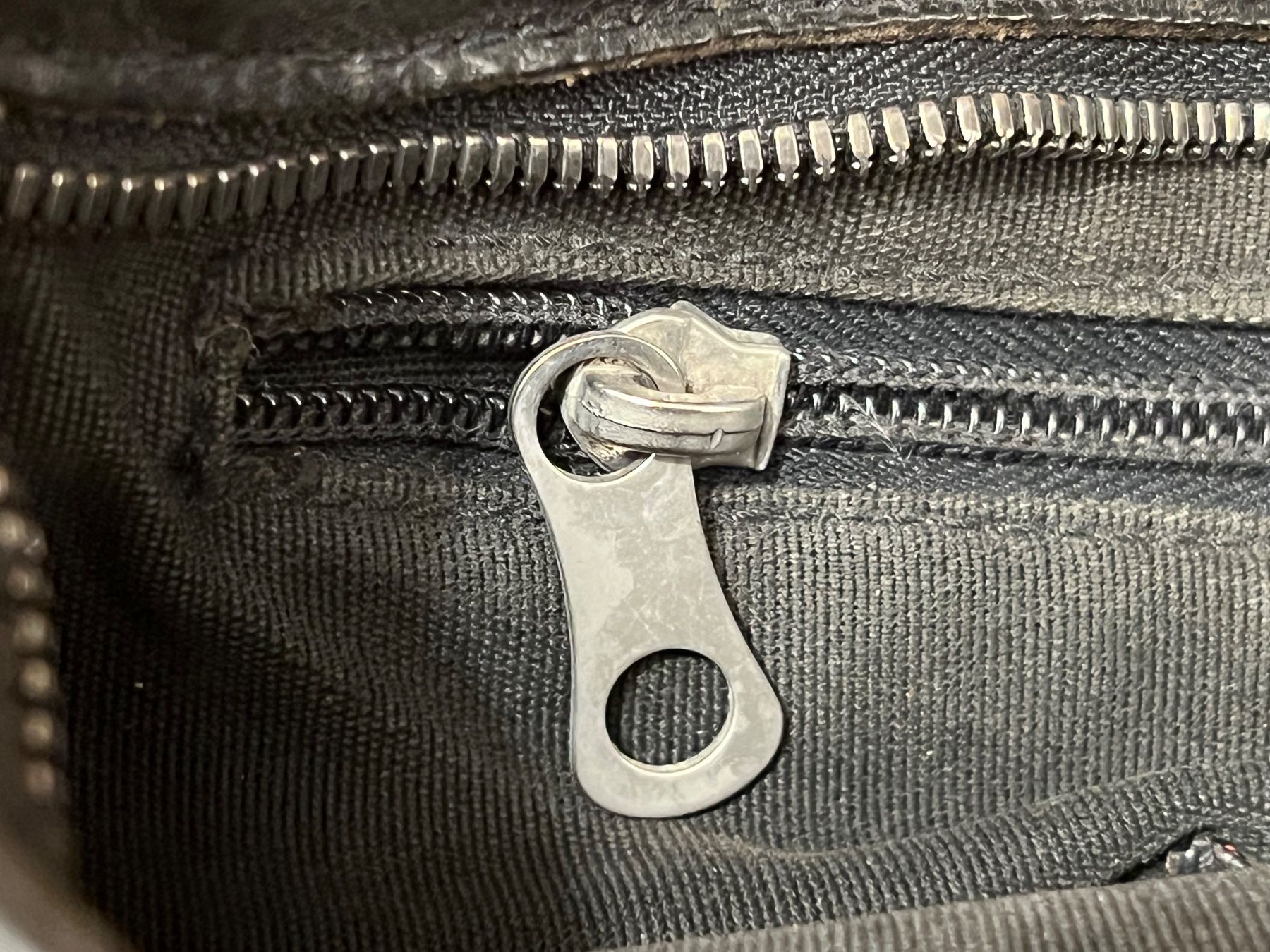 Taschen für Damen: Il Bisonte Ledertasche, schwarz, Top Zustand! – Gebraucht aus Luzern von remiti 3