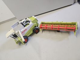Bruder: Maushäcksler Claas Lexion 480 mit Schneidwerk