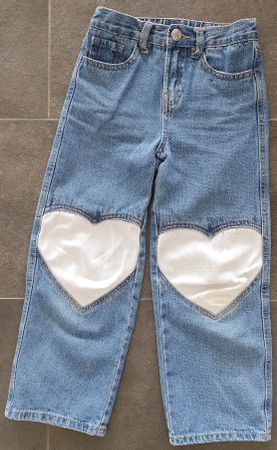 Jean fille coeur, taille 122 cm, 7 ans, comme neuf, stylé!