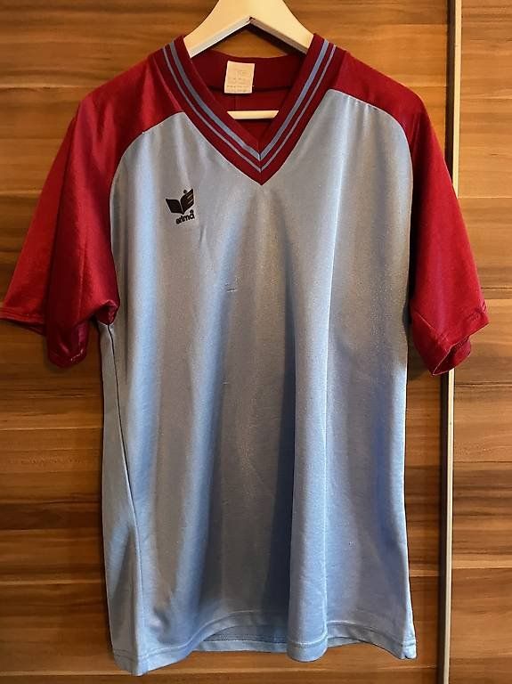 Erima Canottiere & Pantaloni: ERIMA Trikot Vintage – Usato da münchenstein venduto da kommschon