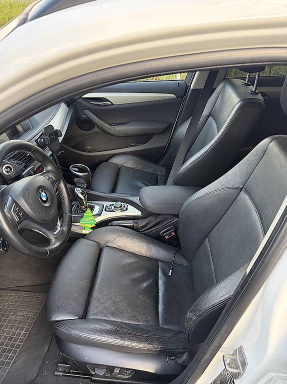 BMW Autos: Bmw x1 18d steptronic – Gebraucht aus Orbe von cat_s2xz 2