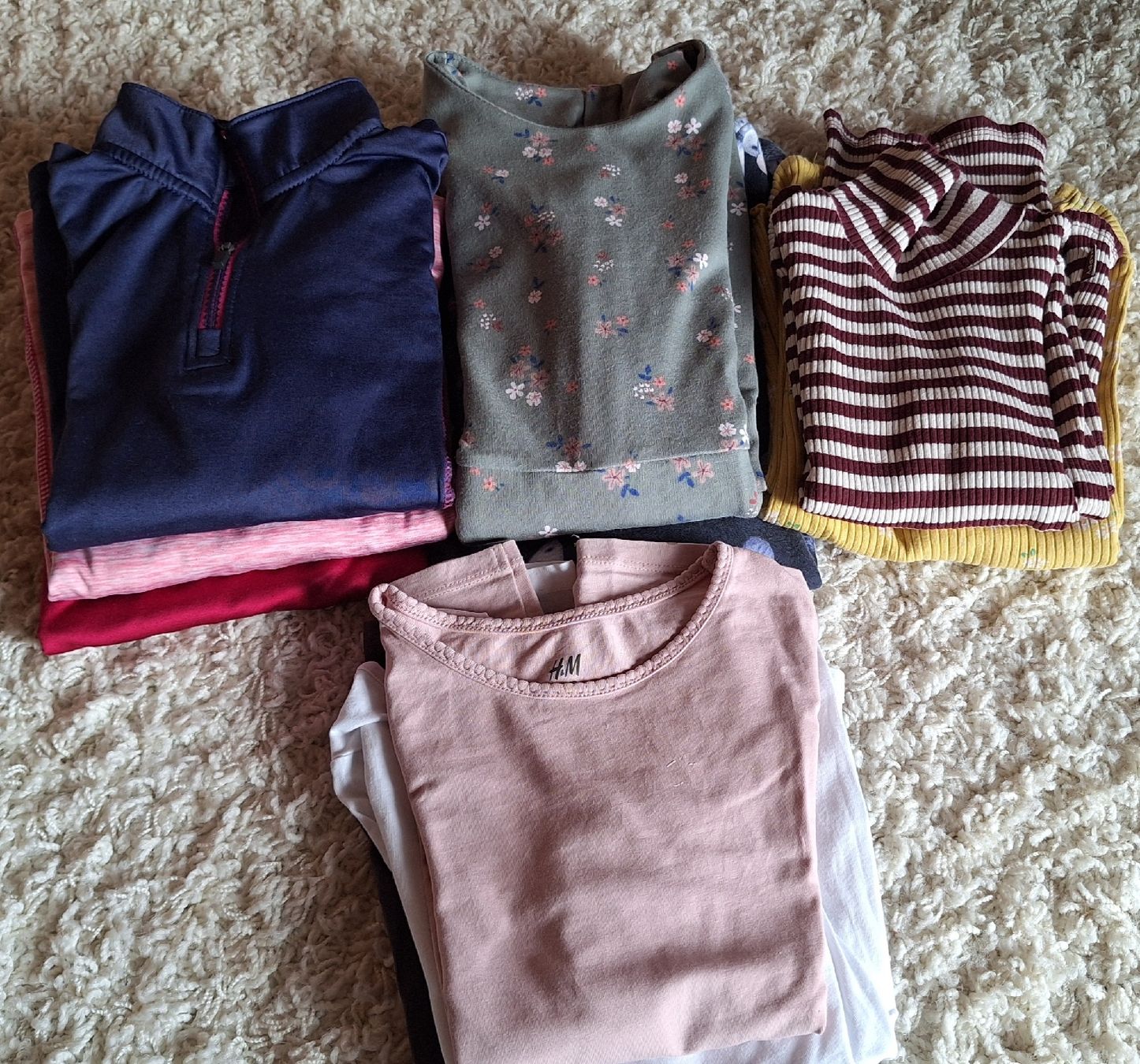 Lotti & Set di vestiti: Schöne Mädchenkleider Gr. 122/128 – Usato da Rüthi (Rheintal) venduto da beetle15