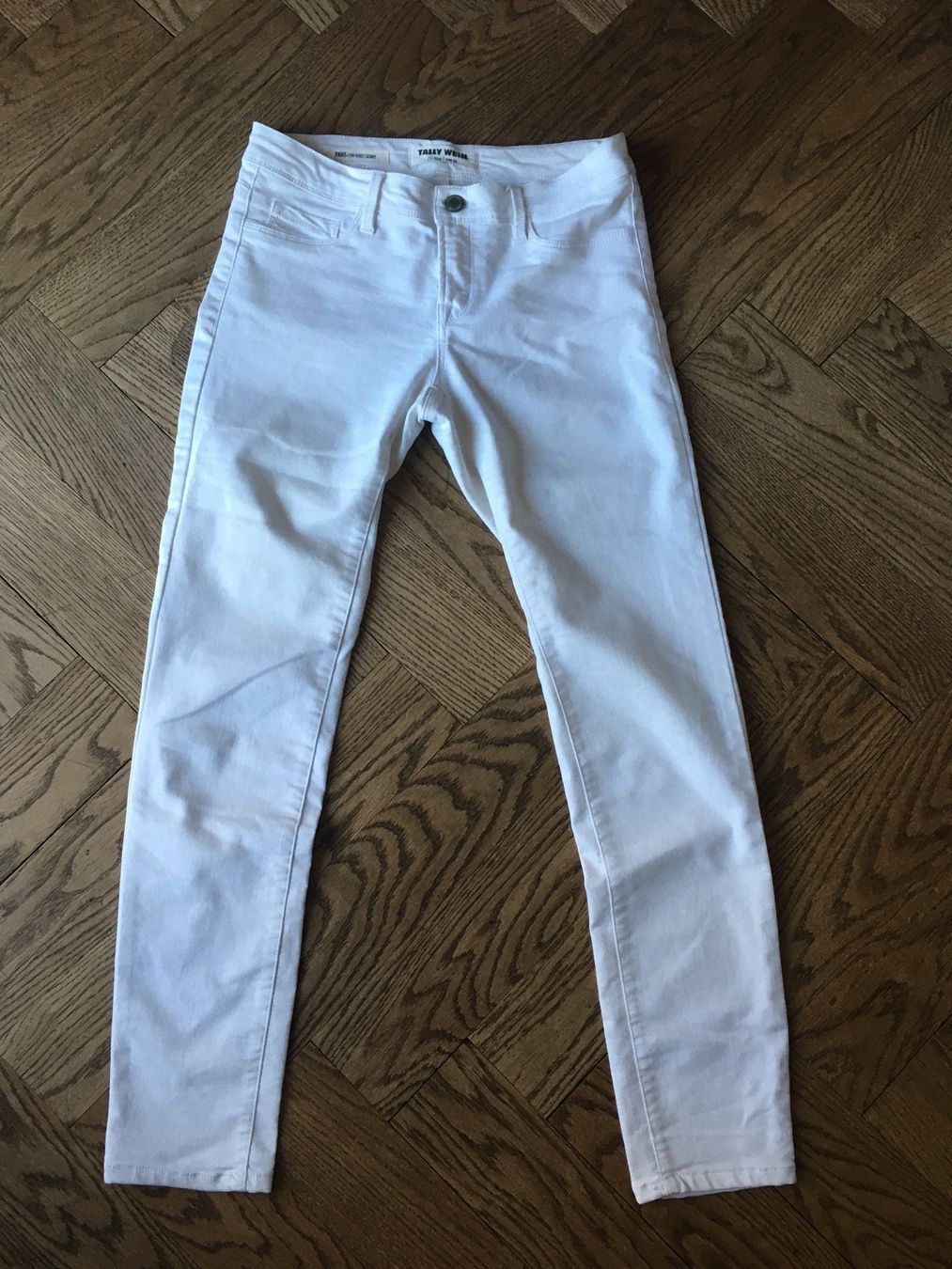 Tally Weijl Jeans: Pantalon slim taille basse blanc Tally Weijl – Gebraucht aus Sion von edelweissse