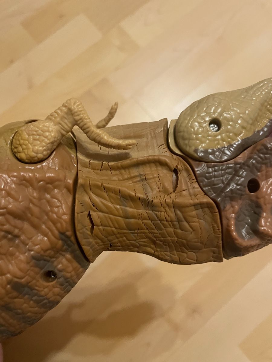 Spielzeuge: T-rex Jurrasic World – Gebraucht aus Ferpicloz von aeb_yq7t 2