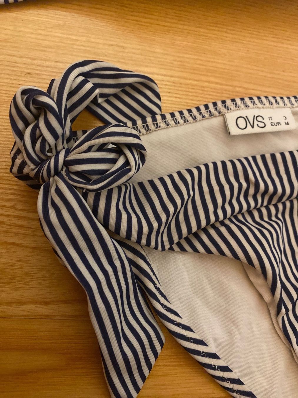 Costumi da bagno & Bikini: Bikini gestreift mit Rosen – Usato da Möhlin venduto da eny_lsk7 3