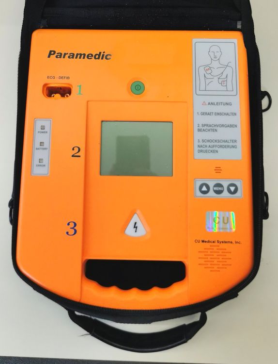 AED Defibrillator Paramedic EKG Kaufen auf Ricardo