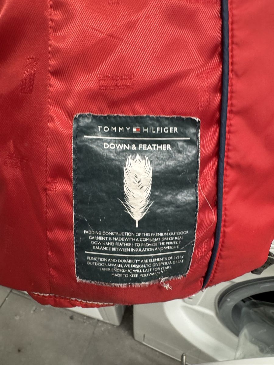 Tommy Hilfiger Giacche: Tommy Hilfiger Daunenjacke Grösse 176/S – Usato da Muttenz venduto da Mirc99 1