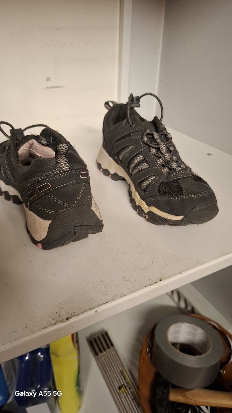 Graceland Scarpe da uomo: Gebrauchte Graceland-Wanderschuhe, Größe EUR 33 – Nuovo (secondo la descrizione) da Sirnach venduto da donatogalella81 2