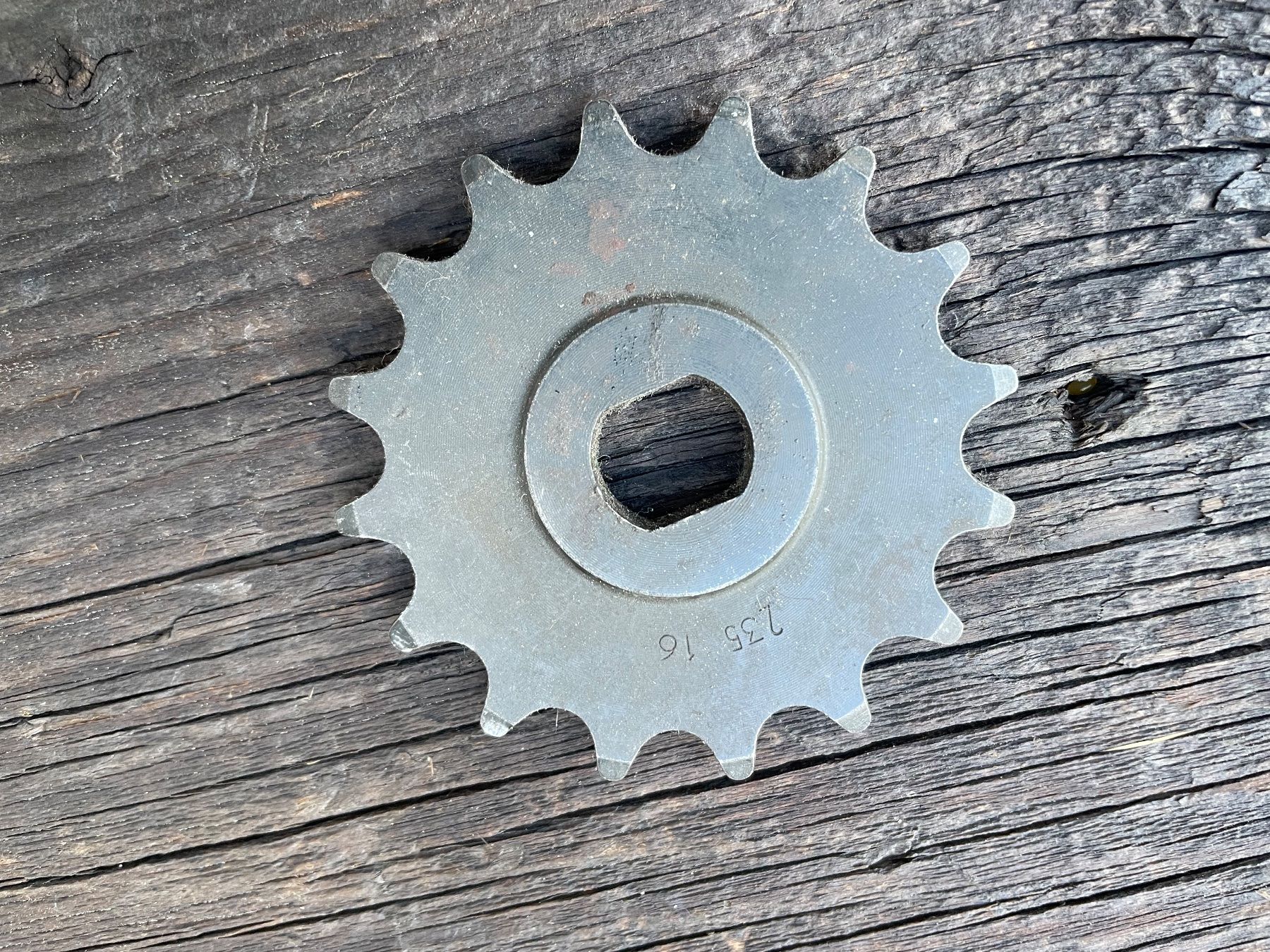 Sachs Ciclomotori: Pignon avant. – Nuovo e nell'imballaggio originale da Leytron venduto da ACLEONARD01