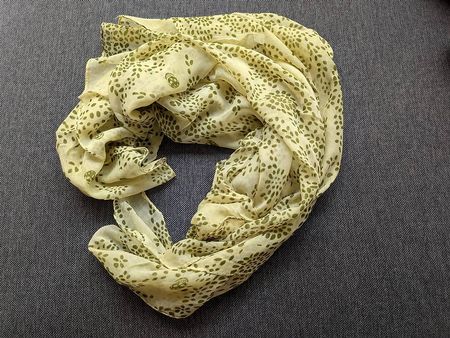 Leichter Frühjahr-Sommer Schal/Tuch mit Muster, Neu!