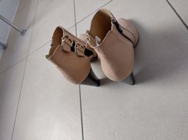 Damen Stiefeletten von Globus beige mit Schnallen