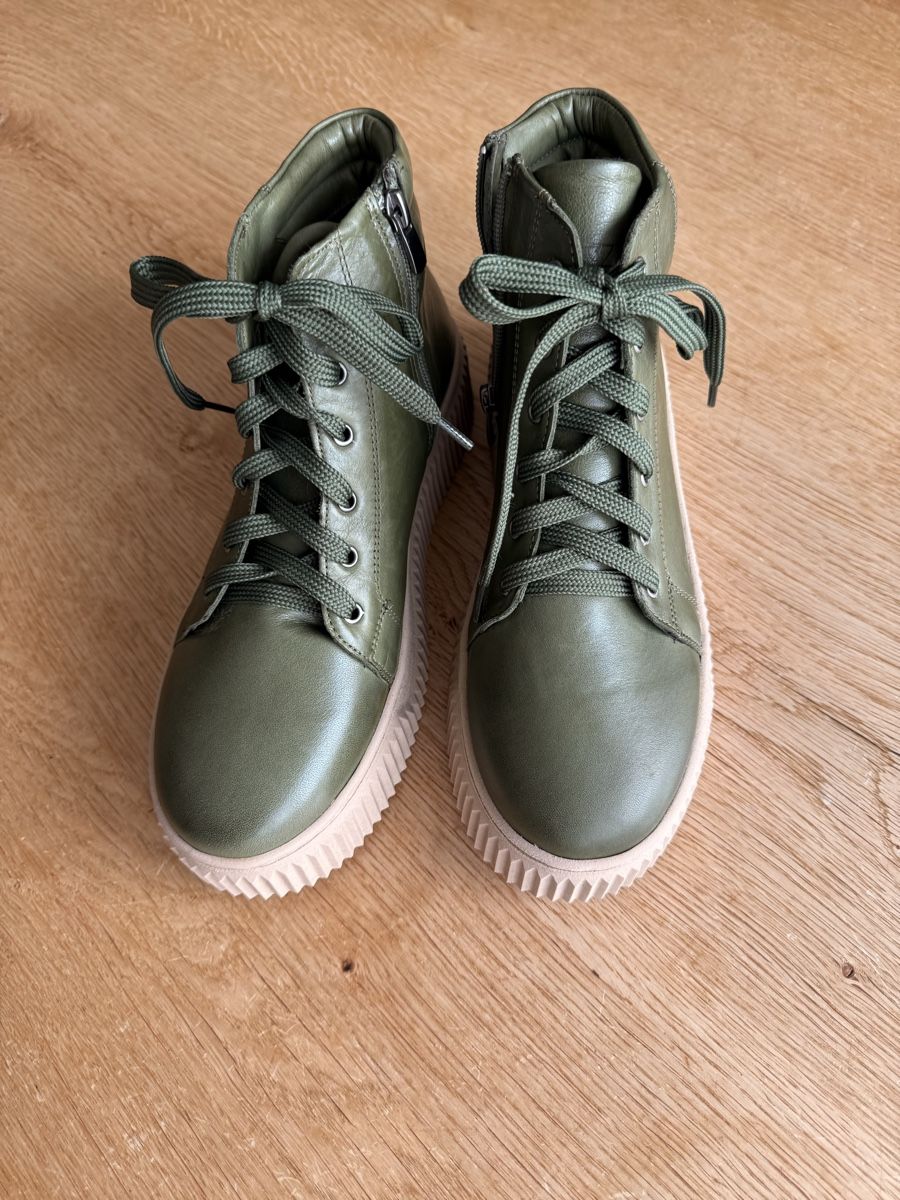 Scarpe da donna: Lederboots dunkelgrün Gr 40 – Usato da Allschwil venduto da Frida015
