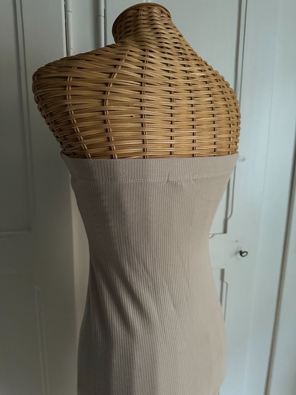 Kleider: Bustier-Kleid beige gerippt S – Gebraucht aus Zürich von Diazaio 2
