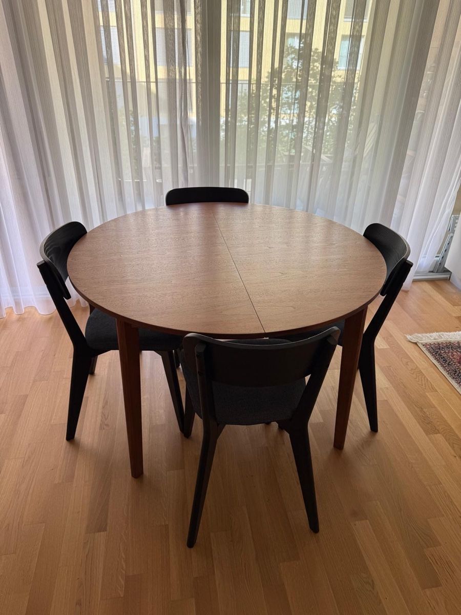 Maisons du monde Tischset: Esstisch mit Stuhl / Table à manger avec chaises – Gebraucht aus Bern von lul_mb6f