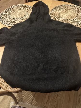 Kaschmir Kapuzenpullover von Cos.
