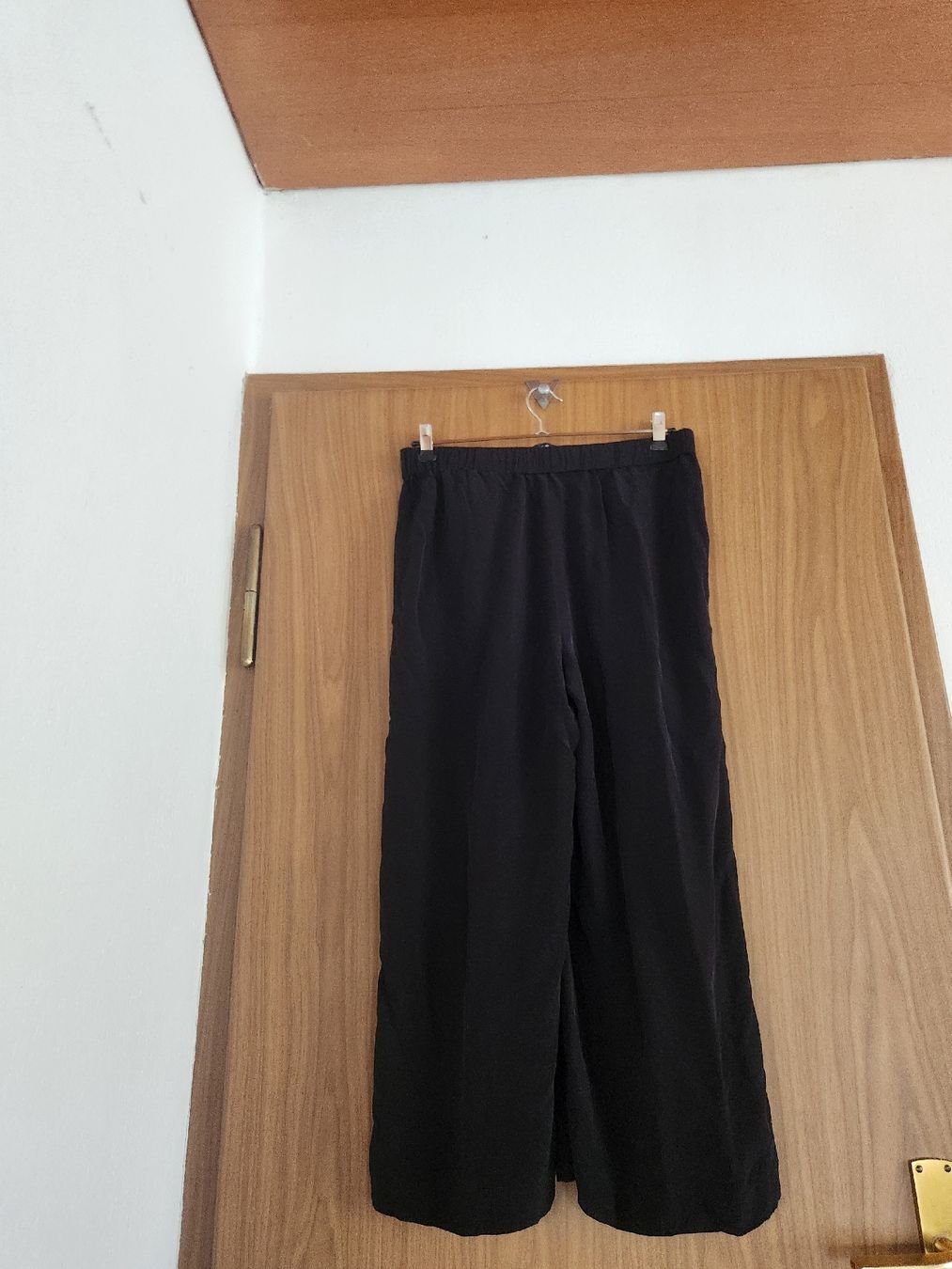 Other Stories Pantalons: Pantalon noir  3/4 & Other Stories taille 36( S/M) – D'occasion à Niedergösgen par Eva2410 1