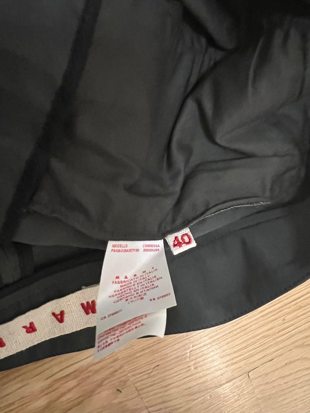 Completi & Tailleur: MARNI Set Anzug Suit Shorts Top Gr 40 – Usato da Ebmatingen venduto da dartim 7