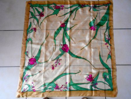 Seiden-Foulard (zum halben Preis)