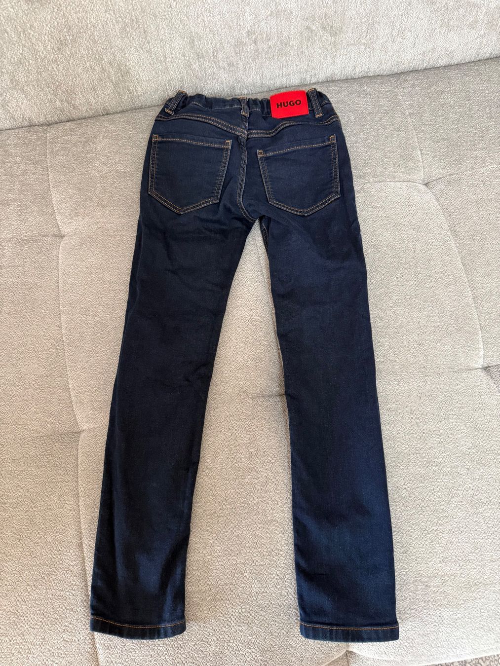 Hugo Boss Hosen: HUGO Jeans Gr. 138 – Gebraucht aus Uetikon am See von Fraufox1 1